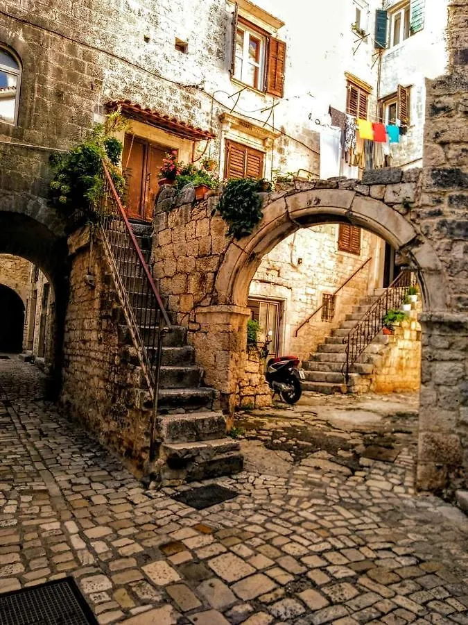 Apartments Trabakul  Trogir