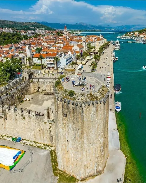 Apartments Trabakul Trogir