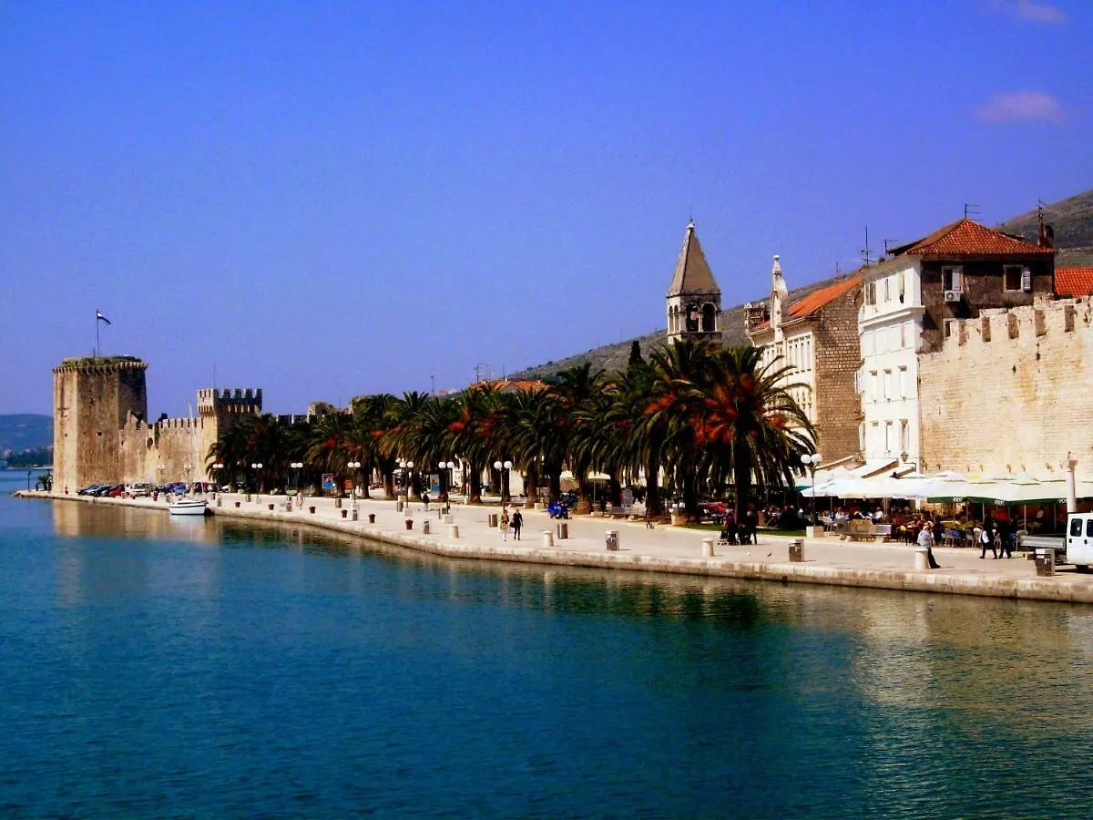 Apartments Trabakul  Trogir