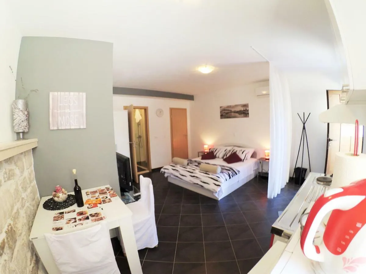 Apartments Trabakul 0*, Trogir
